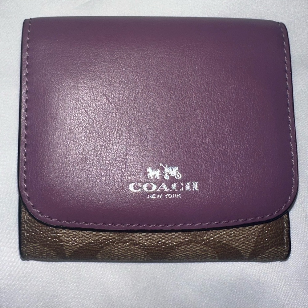 Coach New York CE930 Signature Genuine Leather Small Tri-fold Wallet